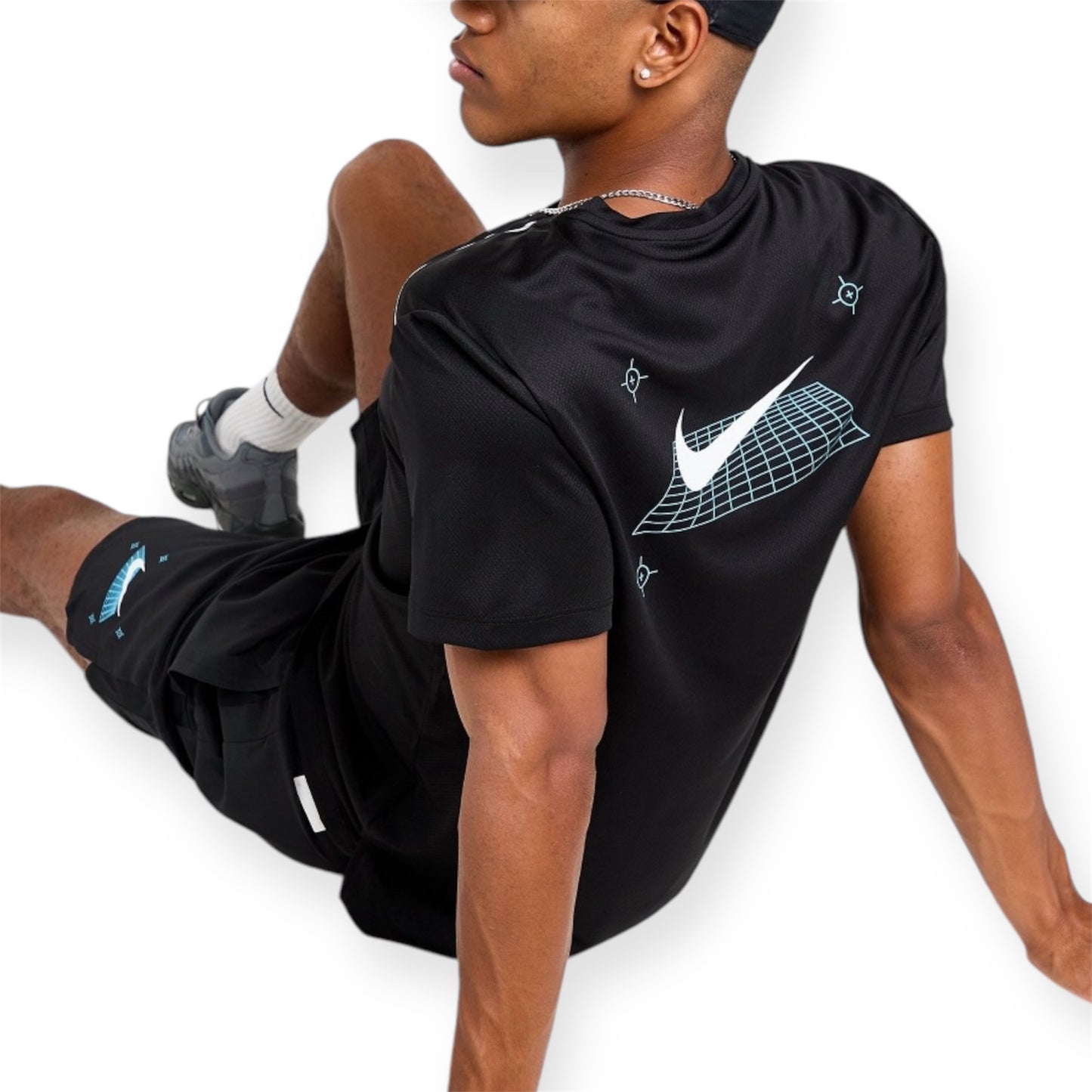 Nike Miler Short Sleeve Graphic Running T-shirt Black